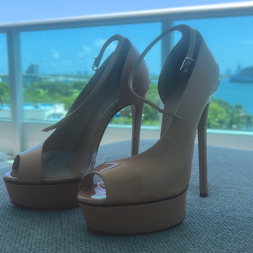 Súper amazing hills, casa dei with platform